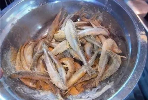 【熱賣菜】干撈香草魚