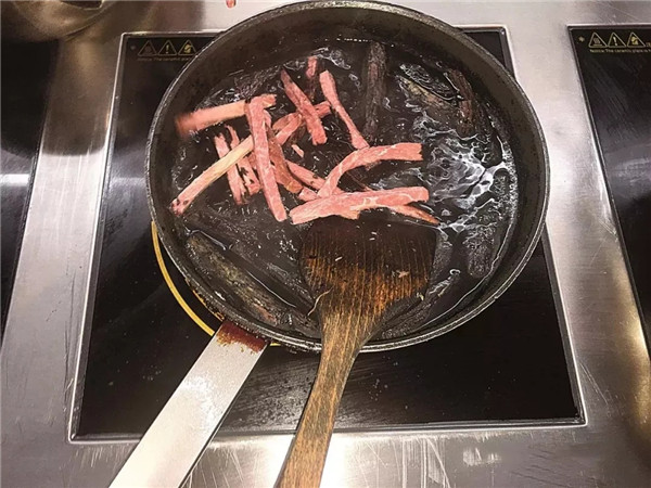 【創(chuàng)新菜】柴火牛肉配燒烤土豆