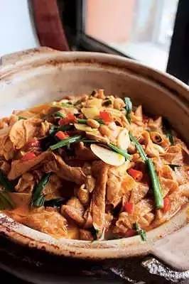 【鄉土菜】韭香骨湯豆皮缽