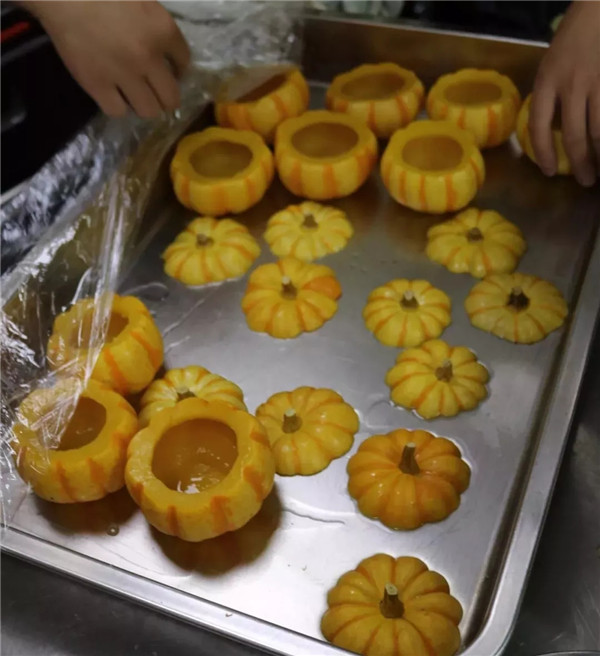 【創(chuàng)新菜】黑松露南瓜蒸溫泉蛋（圖解）