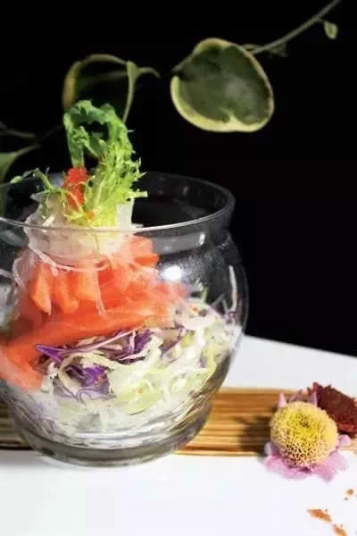 【涼菜】撈拌時蔬三文魚