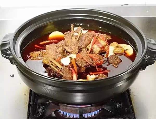 【鄉(xiāng)土菜】特色砂鍋鵝