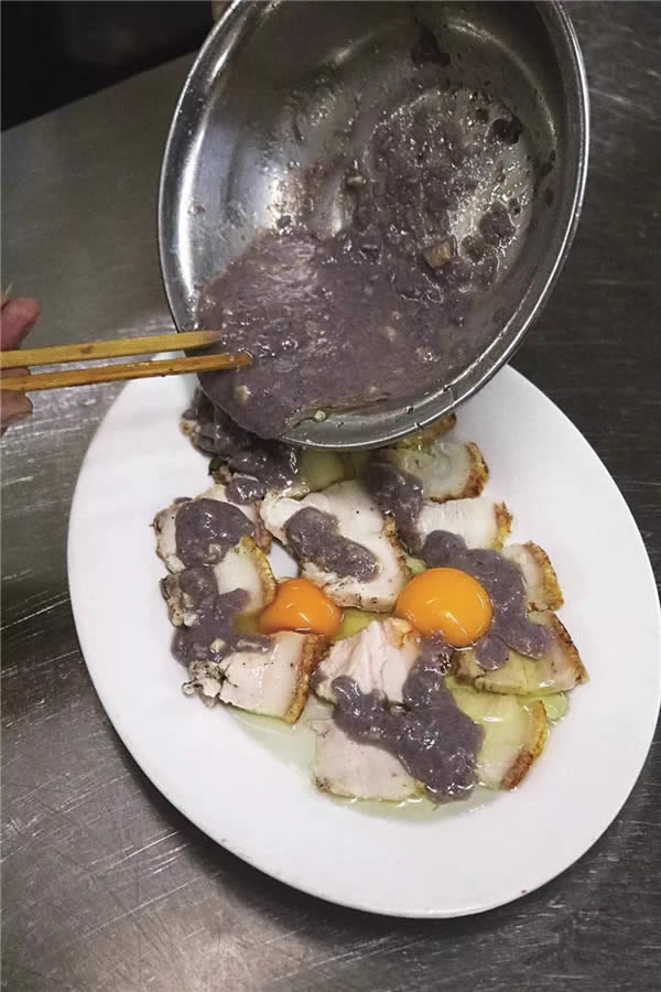 【創(chuàng)新粵菜】蝦醬蒸雞蛋燒腩