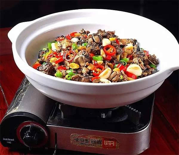 【湘菜】啤酒烏骨雞