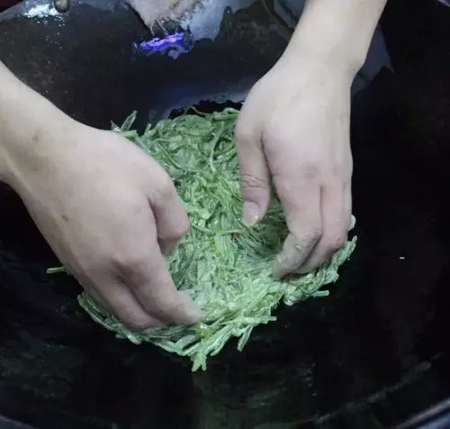 【創新菜】碼頭海草烙