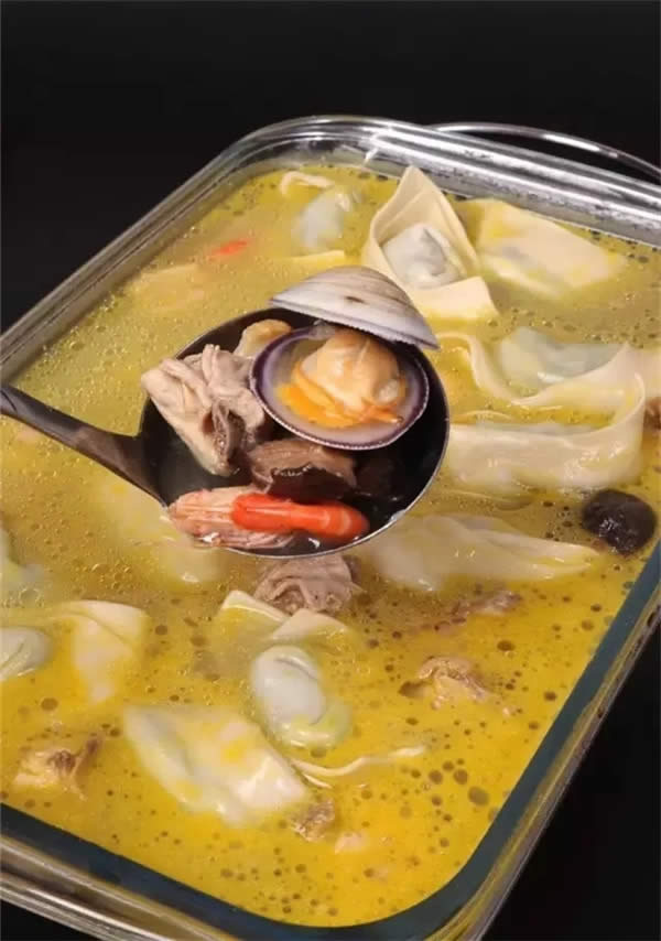 【熱賣菜】明爐仔雞海鮮餛飩