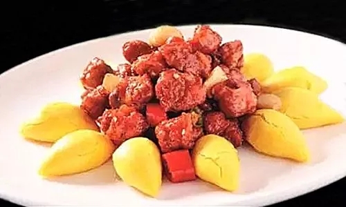 【酒樓菜】港式生炒骨配黃饃饃