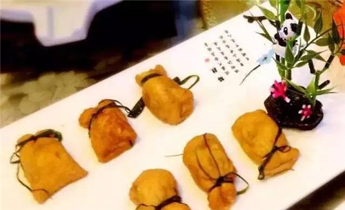 這種豆腐可以做出200+道菜，口味各異，實為四川一絕！