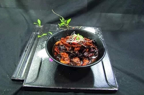 【酒樓菜】肉寶醬燒香方盒