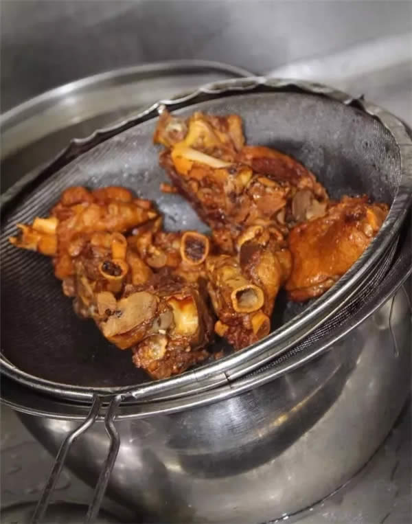 【熱賣菜】茶香白云豬手
