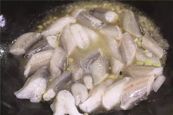 【熱賣菜】辣燒水潺