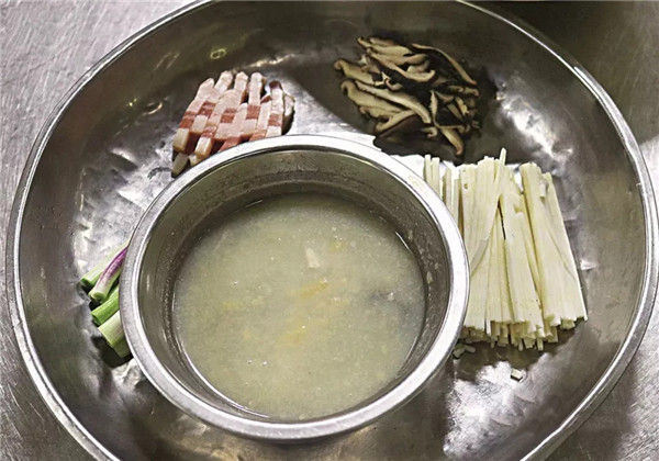 【創(chuàng)新菜】沙蒜豆面