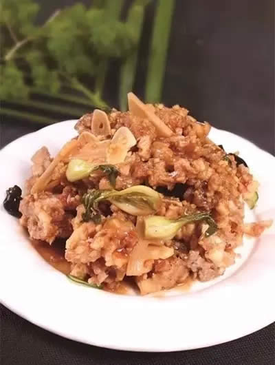 【創(chuàng)新菜】肉丁饅頭沙琪瑪