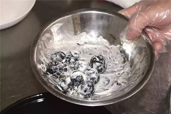 【創(chuàng)新涼菜】麥片養(yǎng)生黑蒜