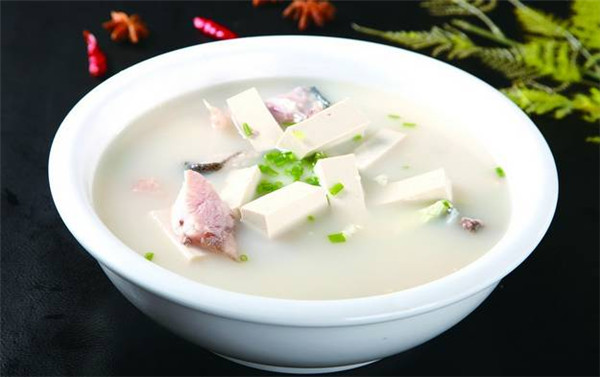 【杭幫菜】魚頭豆腐湯.jpg