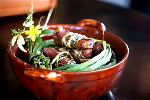 【創(chuàng)新菜】香茅草焗排骨