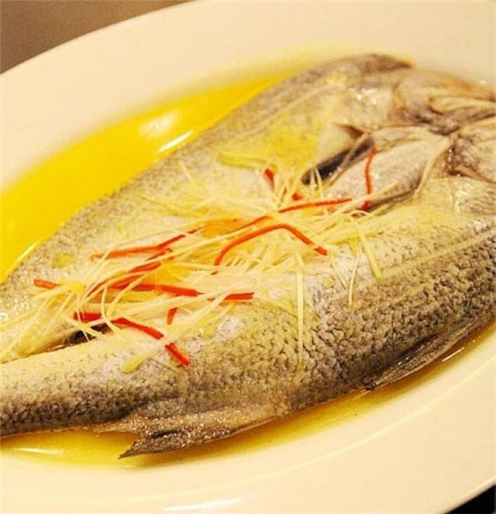 【家常菜】姜油蒸大黃魚