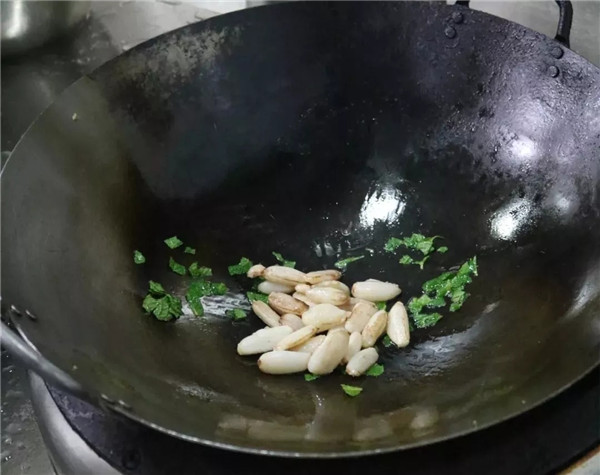 【創新菜】香草海蟹鉗肉