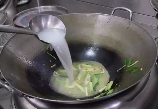 【創新粵菜】普寧豆醬煮黃魚