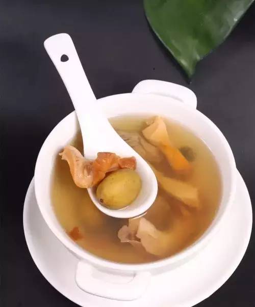 【粵菜】菊花青欖燉螺頭