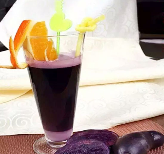 鮮榨黑土豆汁的做法