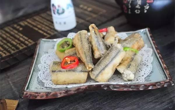夏天燒烤店必不可少的馬步魚
