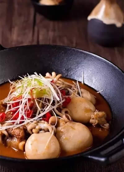 【創(chuàng)新菜】鐵鍋排骨燒墨魚仔