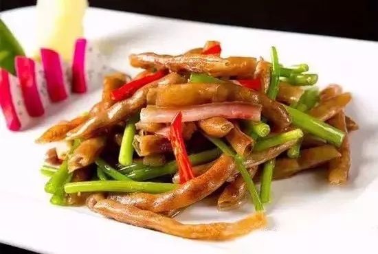 【酒樓菜】香芹豬耳炒昭君豆