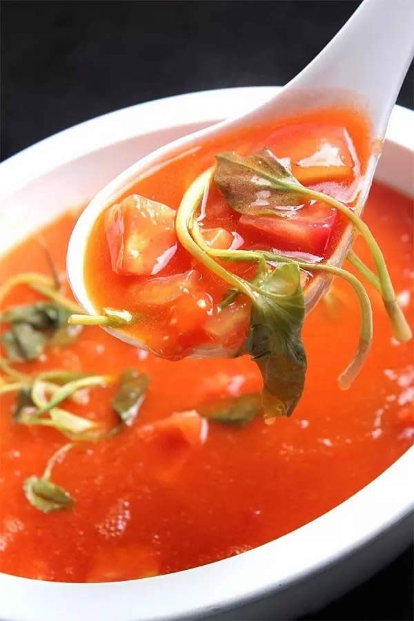 【創(chuàng)新菜】番茄側(cè)耳根湯