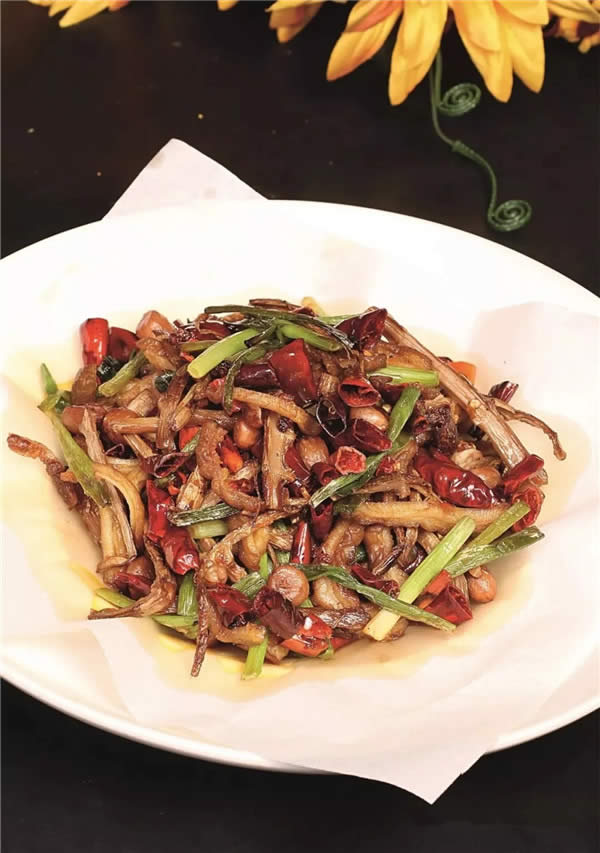 【家常菜】竹筍炒肥腸