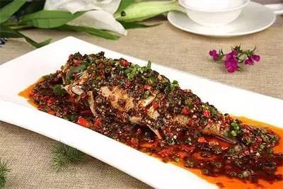 【黔菜】鎮(zhèn)遠道菜扒鱸魚.jpg