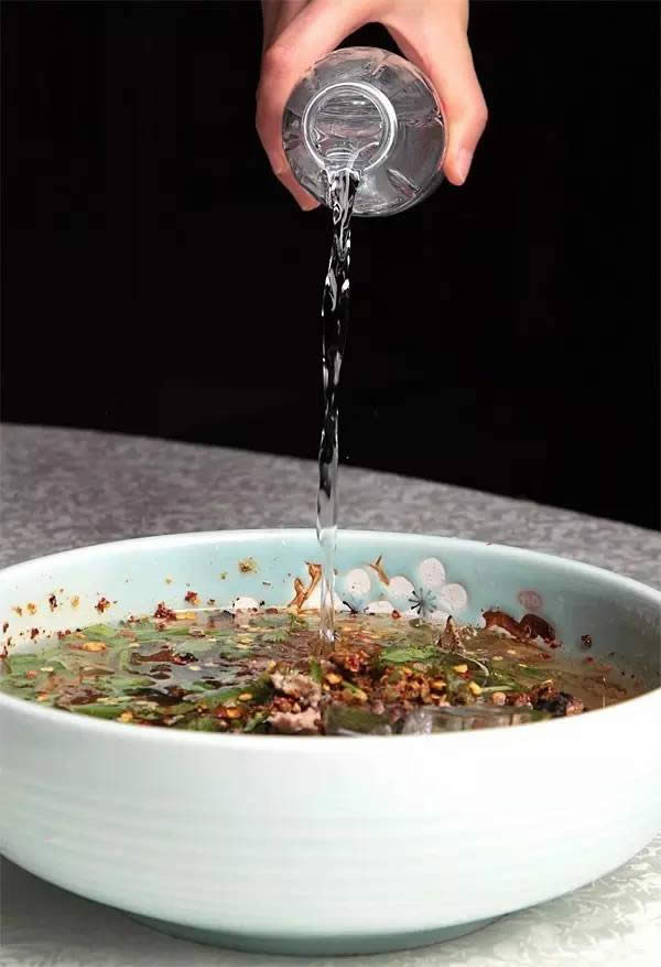 【創新菜】彝家泉水雞