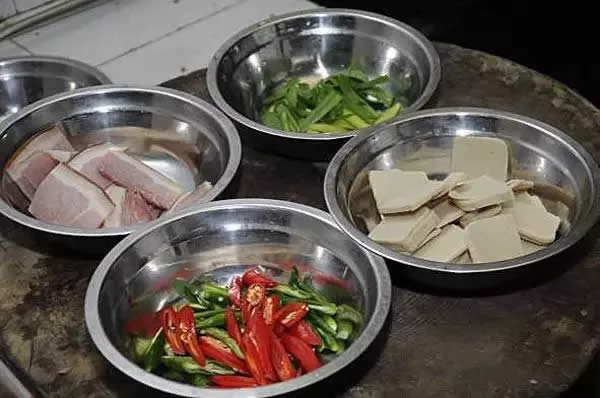 【鄉土菜】臘肉小煎脆豆腐