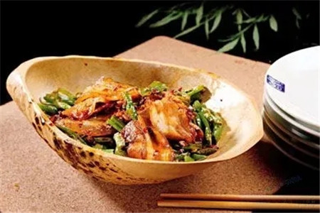 【家常菜】青椒凹鍋肉