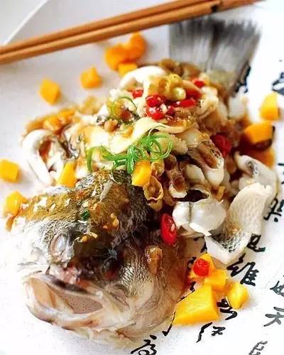 【創(chuàng)新菜】果粒燒汁鱸魚