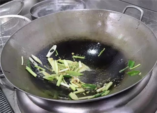 【創新粵菜】普寧豆醬煮黃魚