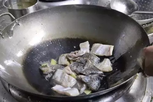 【滇菜】西番蓮煮羅非魚