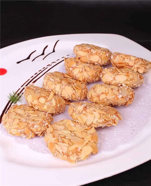 【創(chuàng)新菜】奶香杏仁山藥餅