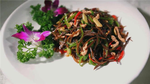 它是中國四大腌菜之一，咸鮮脆爽，用作烹飪最合適！