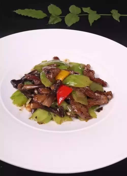 【粵菜】涼瓜雞樅炒牛仔骨