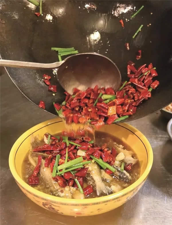 【熱賣菜】辣子碰頭魚