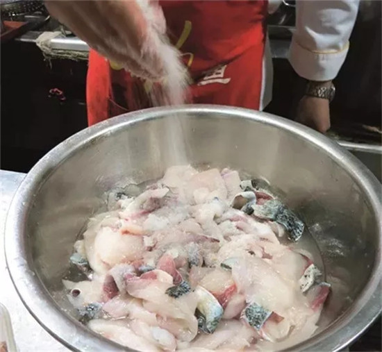 【熱賣菜】蔥香咖喱魚