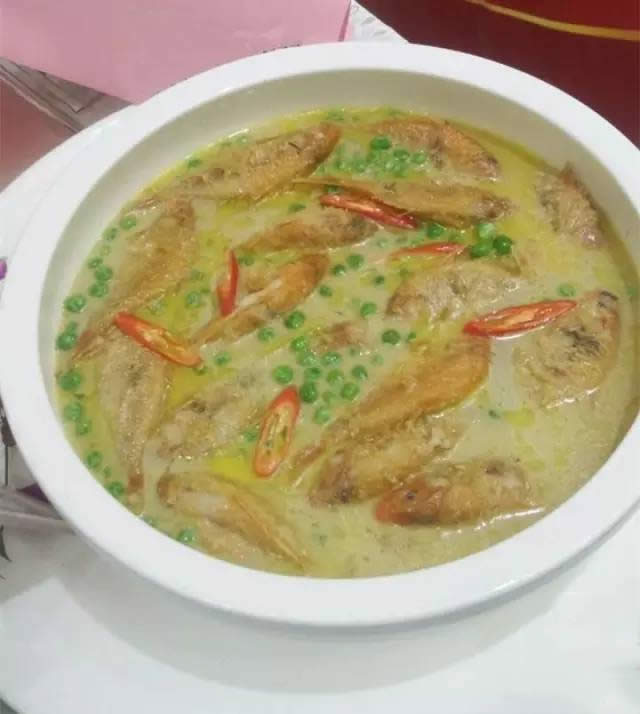 【湘菜】金絲鯉燜青豆