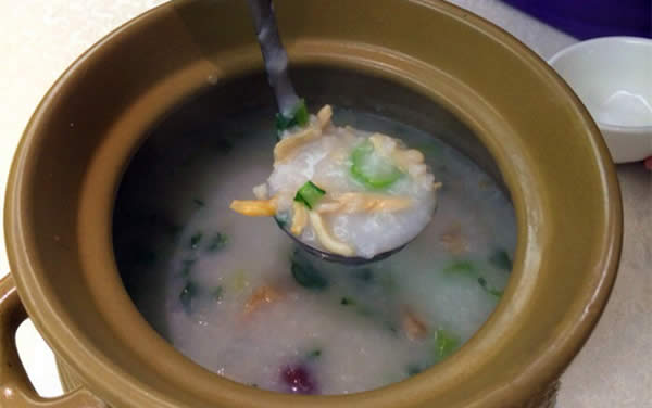 【象拔蚌}外表很污，卻是餐廳必不可少的頂級(jí)珍饈 