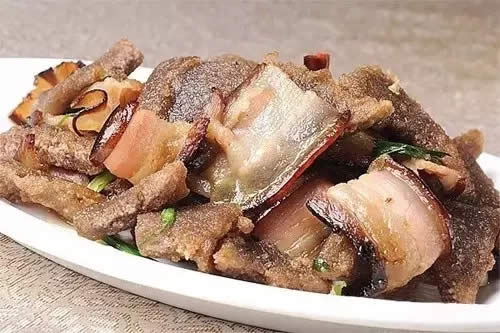 【農(nóng)家菜】婆子?jì)尷吓D肉