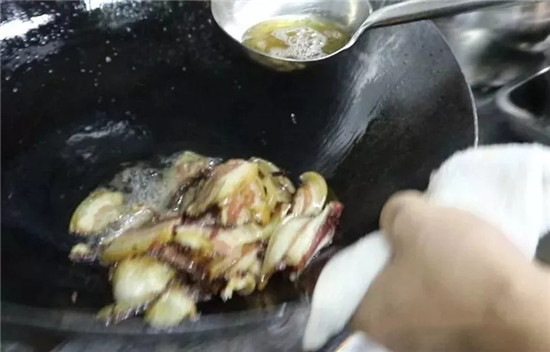 【招牌菜】大蒜炒臘肉