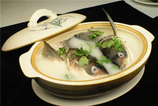 【藥膳】參芪砂鍋魚頭.jpg