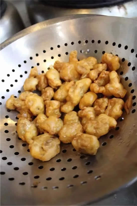 【創新粵菜】士多啤梨汁焗肉排