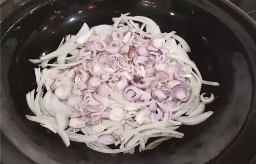 【熱賣菜】黃椒胖魚頭