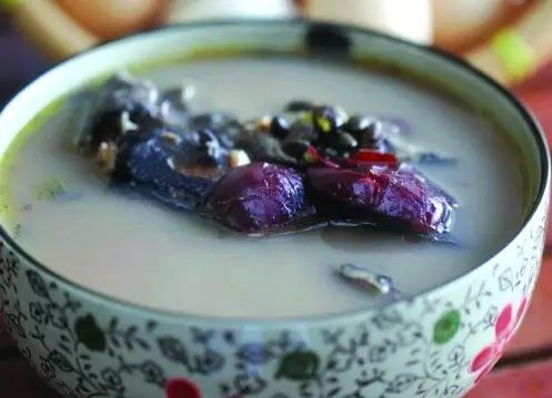塘鲺黑豆湯的做法
